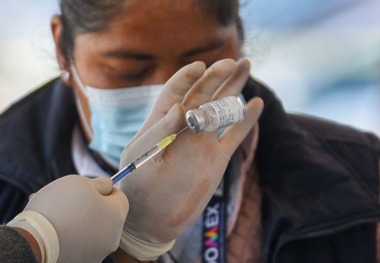 Las personas de 60 años o más serán inmunizadas con el antígeno de la farmacéutica AstraZeneca. Las personas de 60 años o más serán inmunizadas con el antígeno de la farmacéutica AstraZeneca.