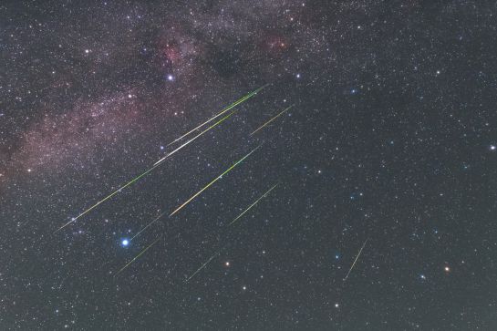 Todavía resta el último fenómeno astronómico del año: la lluvia de estrellas Úrsidas. Todavía resta el último fenómeno astronómico del año: la lluvia de estrellas Úrsidas.