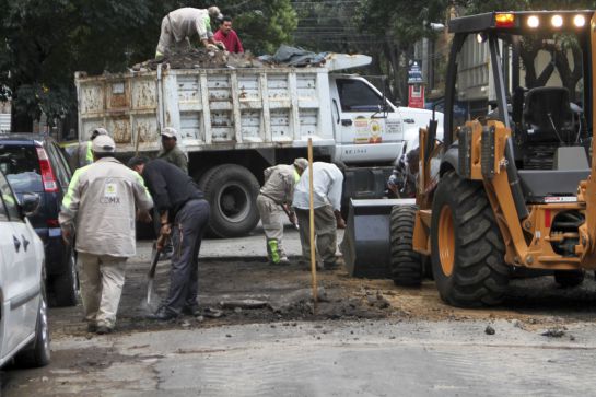 Durante la primera etapa del programa, 15 vialidades serán atenidas para su repavimentación. Durante la primera etapa del programa, 15 vialidades serán atenidas para su repavimentación.