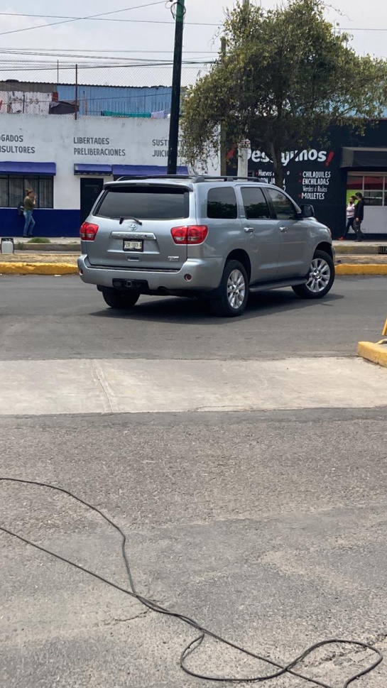 Se retiran abogado y padres de Emilio Lozoya del Reclusorio Preventivo Norte. Se retiran abogado y padres de Emilio Lozoya del Reclusorio Preventivo Norte.
