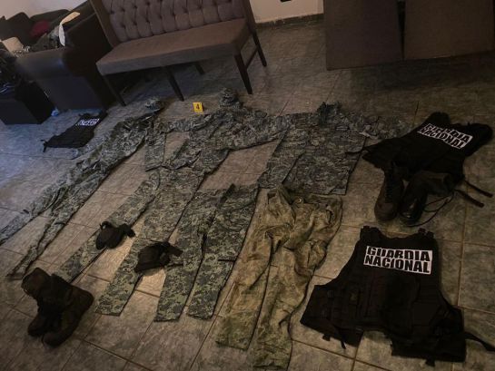 Detienen a presuntos integrantes del CJNG con un arsenal de armas Detienen a presuntos integrantes del CJNG con un arsenal de armas