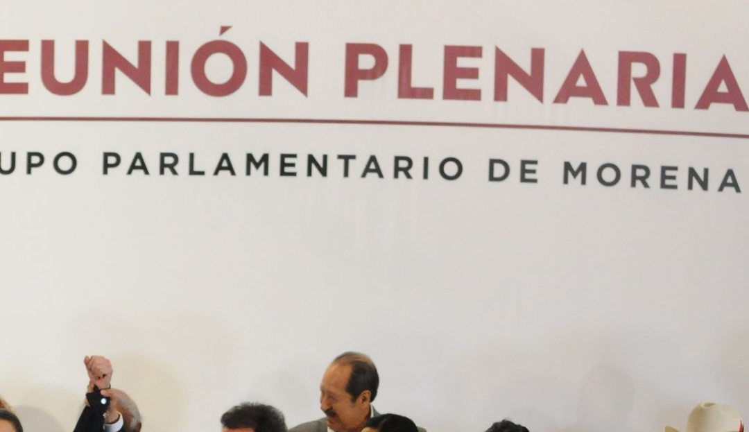 REUNIÓN PLENARIA DE MORENA Pasarela de corcholatas en la Cámara de