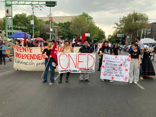 Marchan por el 2 de octubre en CDMX Marchan por el 2 de octubre en CDMX