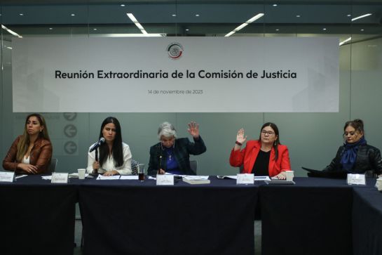 Morena avala en Comisiones renuncia de Arturo Zaldívar Morena avala en Comisiones renuncia de Arturo Zaldívar