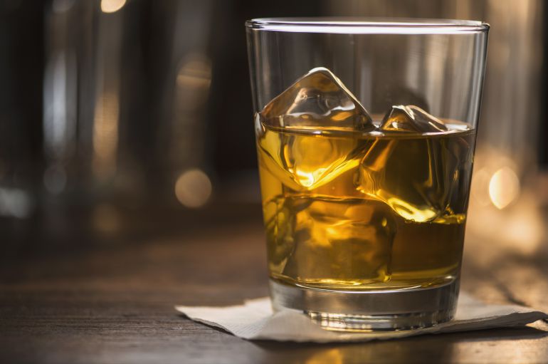 comerciante esquina Geología Whisky, bebida, coctelería,: Encuentran la fórmula perfecta para beber  whisky | Asi_las_cosas | W Radio Mexico