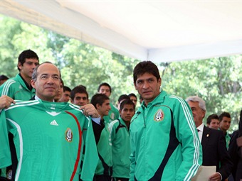 Desea Calderón éxito a la Sub-17 ante Uruguay Actualidad W Radio Mexico