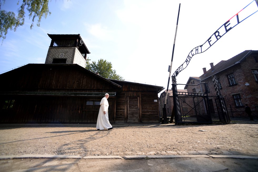 [Fotogalería] El Papa Francisco recorre el campo de exterminio nazi de Auschwitz-Birkenau