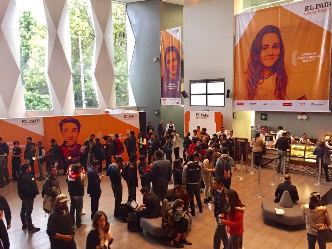 "El País" con tu futuro se desarrolla en el Centro Cultural Roberto Cantoral "El País" con tu futuro se desarrolla en el Centro Cultural Roberto Cantoral