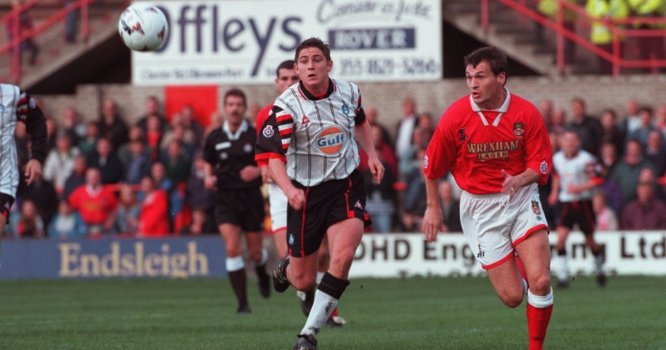 La temporada 1995-96, Frankie jugó en el Swansea City La temporada 1995-96, Frankie jugó en el Swansea City