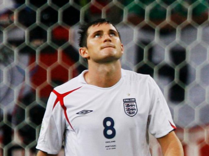 Alemania 2006 fue el primer Mundial que disputó Lampard. Inglaterra fue eliminada por Portugal en cuartos de final Alemania 2006 fue el primer Mundial que disputó Lampard. Inglaterra fue eliminada por Portugal en cuartos de final