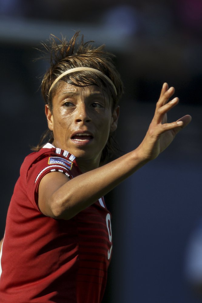 Maribel Domínguez es la futbolista mexicana más destacada de la historia. Fueron tantas sus ganas de sobresalir en un deporte considerado de hombres, que comenzó practicando el balompié en equipos varoniles. A sus 38 años de edad sigue activa. "Marigol" es sin duda un ejemplo a seguir Maribel Domínguez es la futbolista mexicana más destacada de la historia. Fueron tantas sus ganas de sobresalir en un deporte considerado de hombres, que comenzó practicando el balompié en equipos varoniles. A sus 38 años de edad sigue activa. "Marigol" es sin duda un ejemplo a seguir