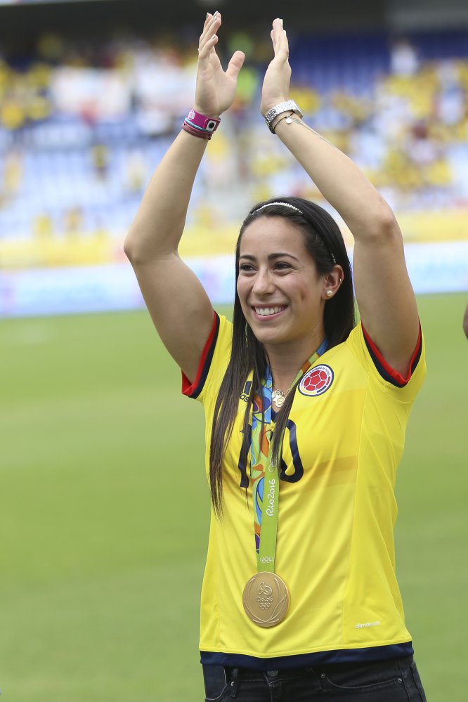 La ciclista colombiana de BMX Mariana Pajón es bicampeona olímpica y 18 veces campeona mundial La ciclista colombiana de BMX Mariana Pajón es bicampeona olímpica y 18 veces campeona mundial