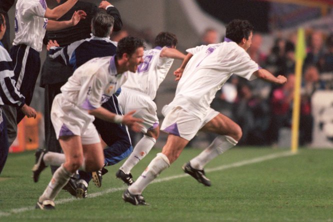 El 20 de mayo de 1998, Real Madrid y Juventus disputaron la Final de la Champions League en el Amsterdam Arena de Holanda El 20 de mayo de 1998, Real Madrid y Juventus disputaron la Final de la Champions League en el Amsterdam Arena de Holanda