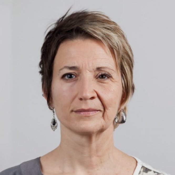 Hija y madre: 35 y 64 años Hija y madre: 35 y 64 años