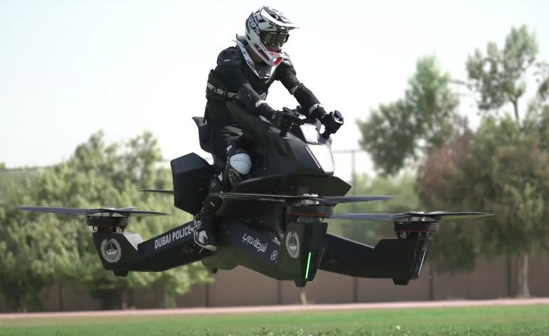 Policía de Dubai entrena en motos voladoras | Tecnologia | W Radio Mexico