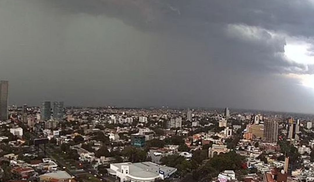 Lluvia Causa Inundaciones En La Vía Publica De Zapopan Guadalajara W Radio Mexico 