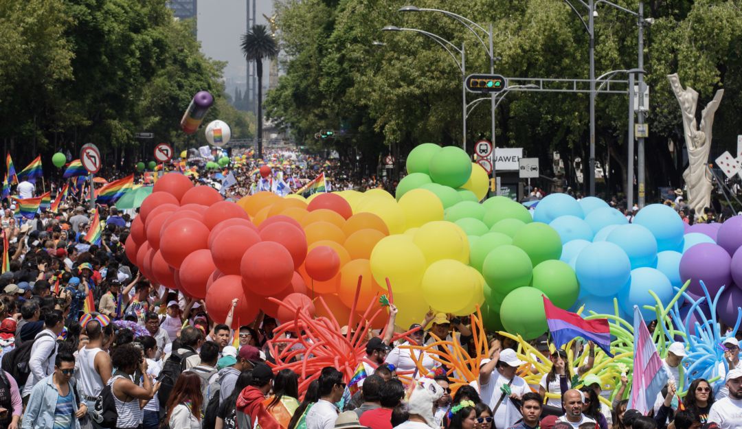 Miles de personas celebran el orgullo LGBT+ en la CDMX | Sociedad | W ...