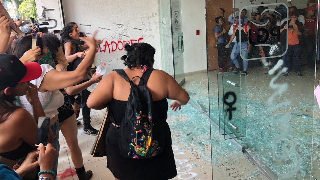 Mujeres se manifiestan en contra de la SSC