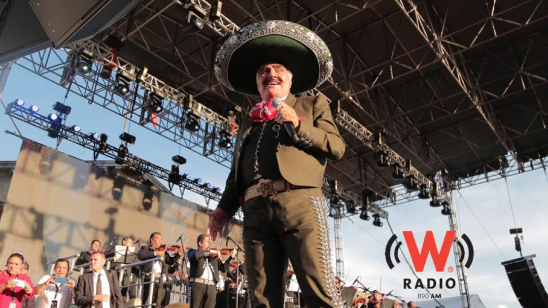Homenajean a Vicente Fernández en vida