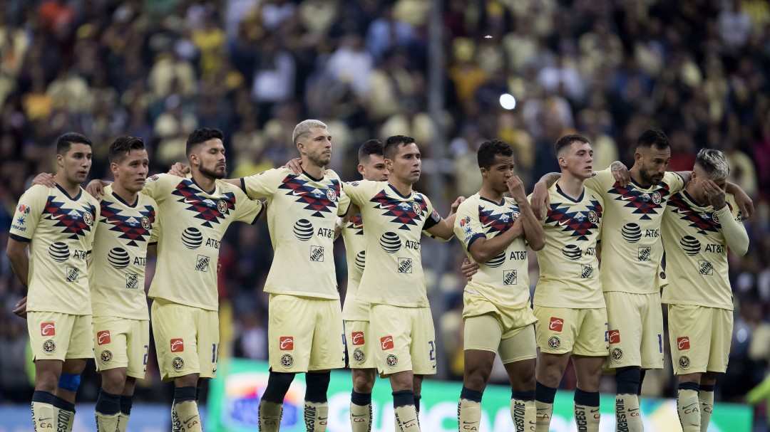 Pseudoaficionados atacan a jugador del América