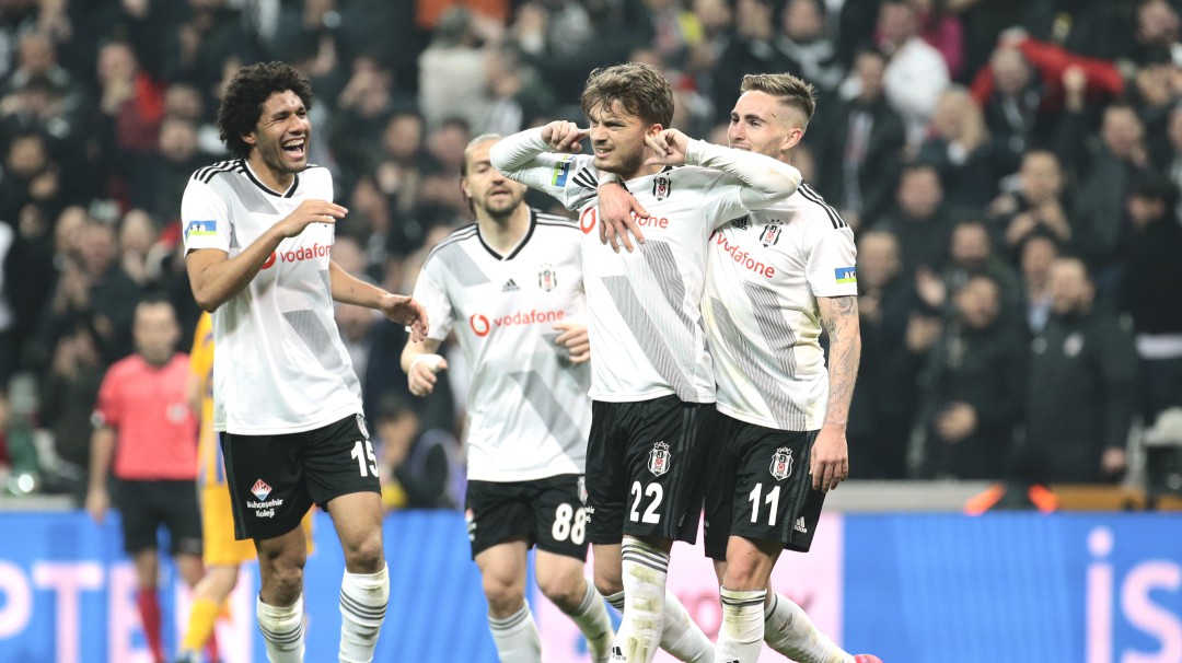 El Besiktas de Turquía informó que tiene varios casos de Covid-19