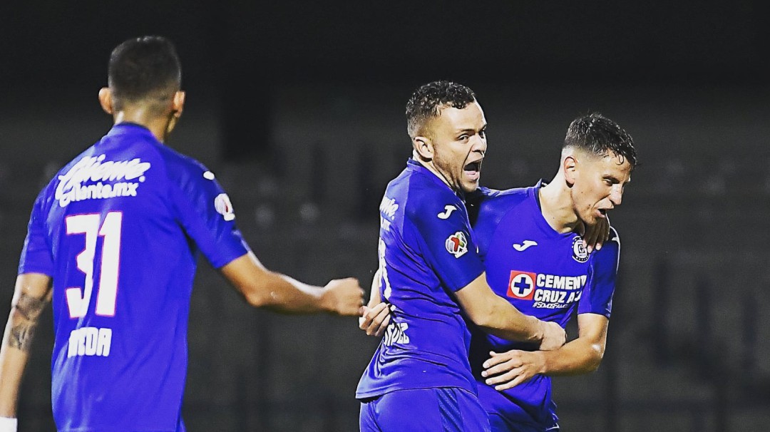 Cruz Azul espera a Chivas o América en la final de la Copa GNP Por México