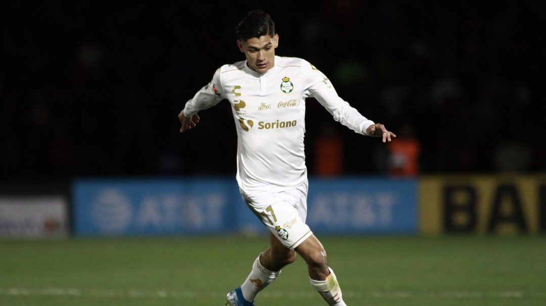 Mexicano se va al futbol de Bélgica