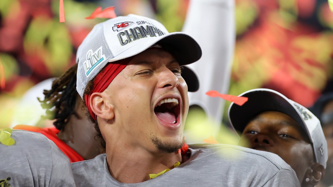 Patrick Mahomes se convierte en el más joven en tener una franquicia