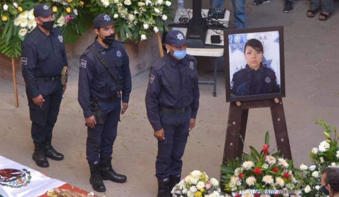 Rinden homenaje a policías asesinados en Lagos de Moreno | Guadalajara | W  Radio Mexico