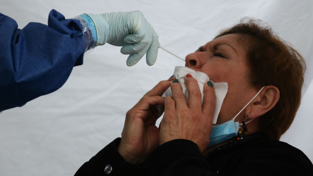 Sigue a la baja casos y muertes por COVID-19: AMLO