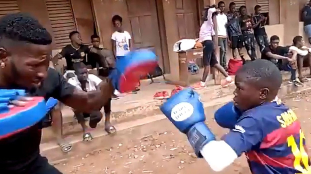 Sultán Adekoya, el niño que comparan con Muhammad Alí