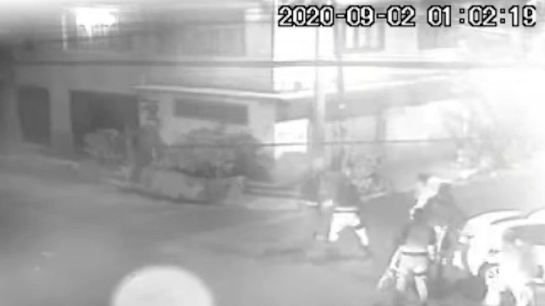 Policías de Nezahuacoyotl agreden a enfermera e hija tras accidente vial