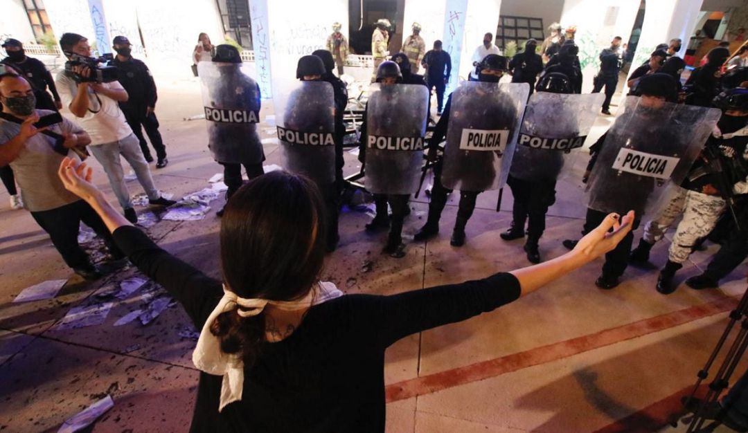 Hay que dejar de criminalizar manifestaciones feministas: DDHH Quintana Roo  | Así Las Cosas | W Radio Mexico