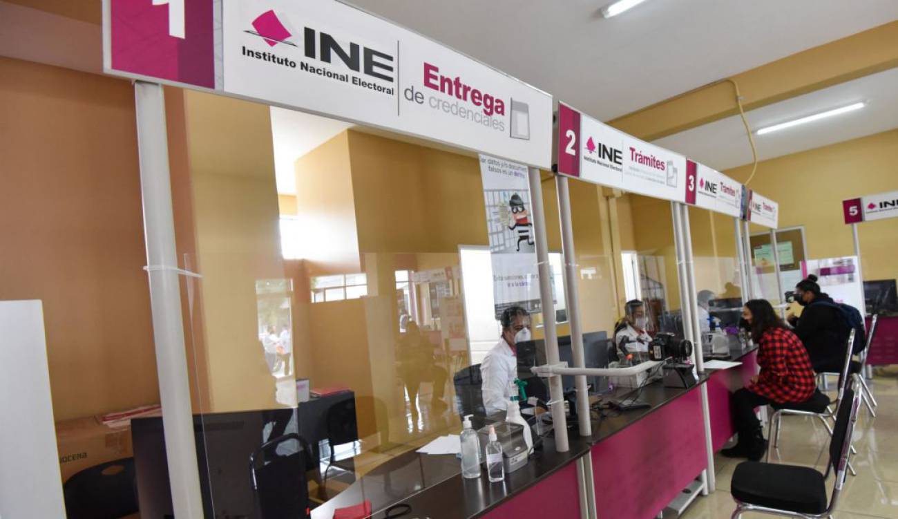 Ine Credencial Ine Ya Podras Tramitar Tu Credencial De Elector Sin Cita Sociedad W Radio Mexico