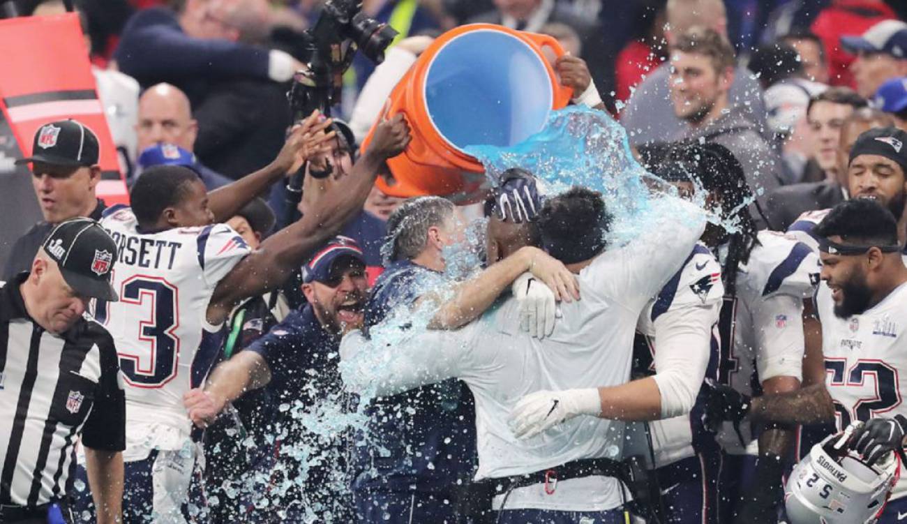 El tradicional baño de la victoria del Super Bowl, ¿de qué color será?, Deportes