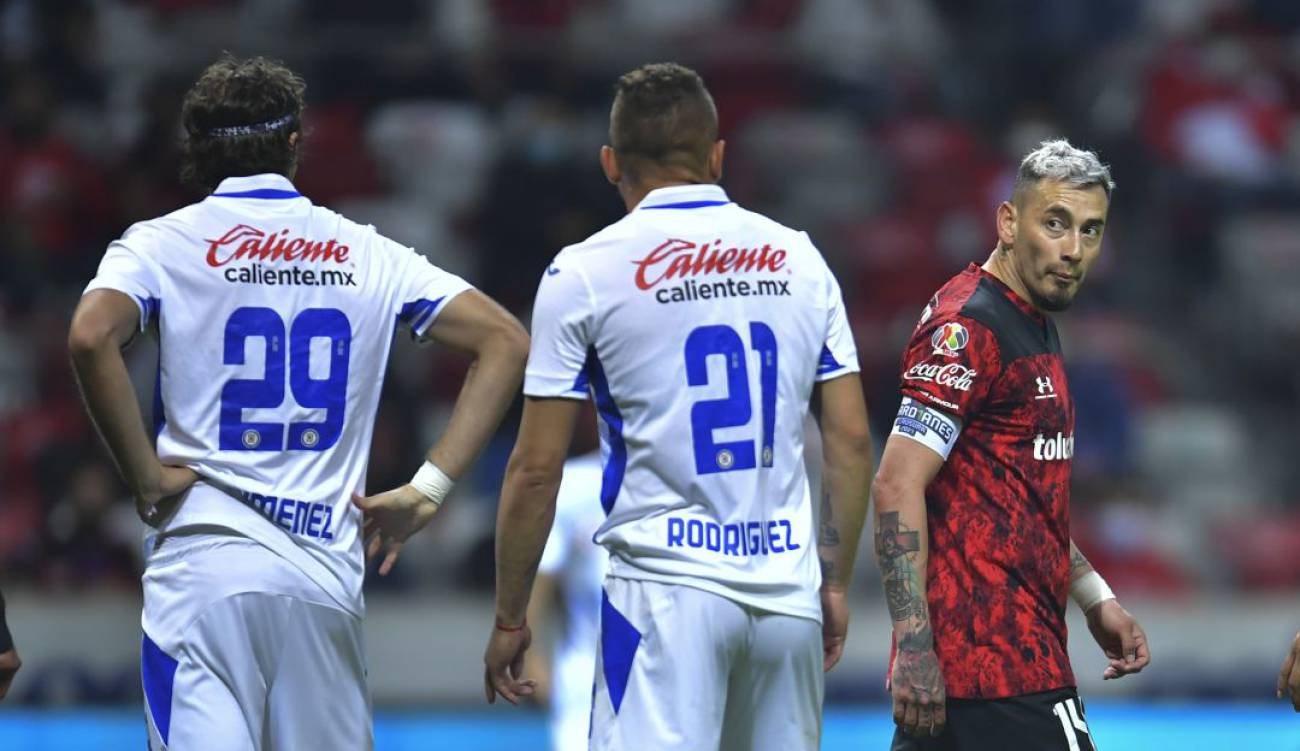Toluca vs Cruz Azul: Toluca le pega al Cruz Azul en el ...