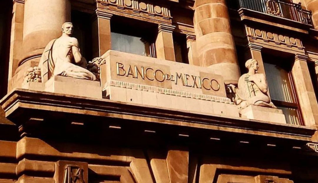 Celebra AMLO proyección de Banxico de crecimiento económico en 7% |  Nacional | W Radio Mexico