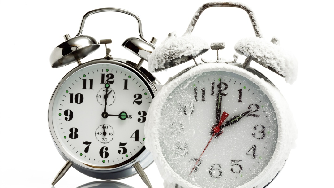 Cambio de horario de invierno 2021: Checa si se adelanta o atrasa el reloj