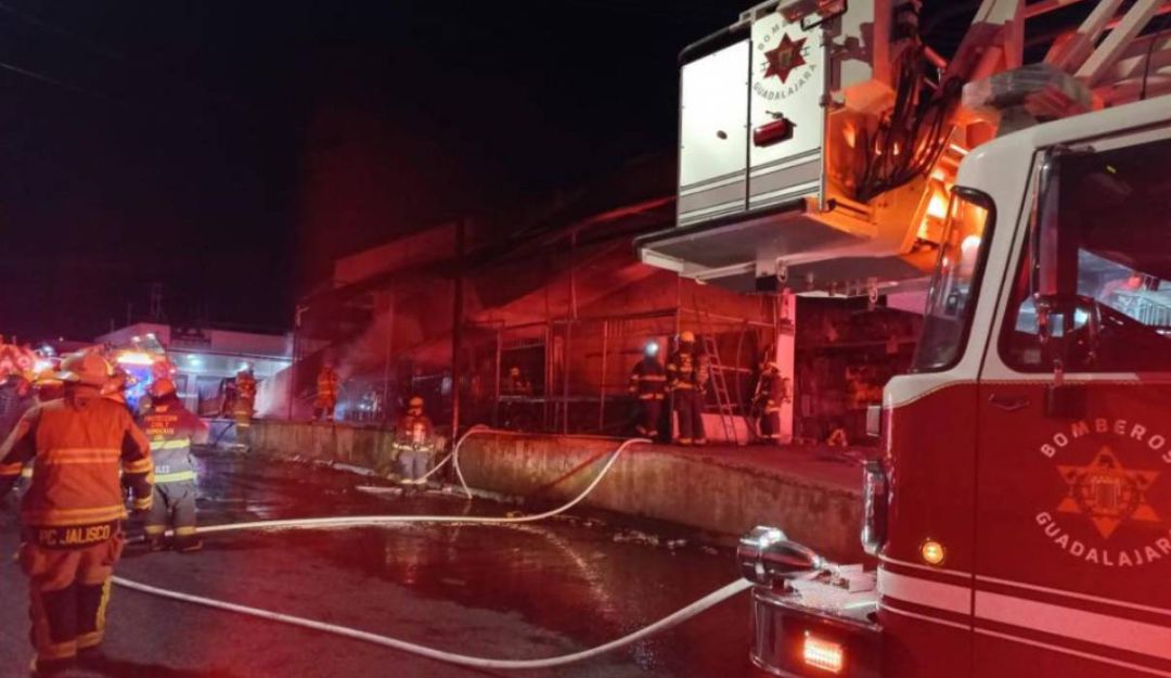 Se Incendia Bodega En El Mercado De Abastos De Guadalajara | Nacional ...