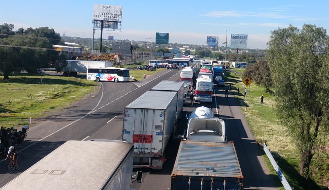 Caos En Autopista M Xico Pachuca Por Bloqueo De Transportistas