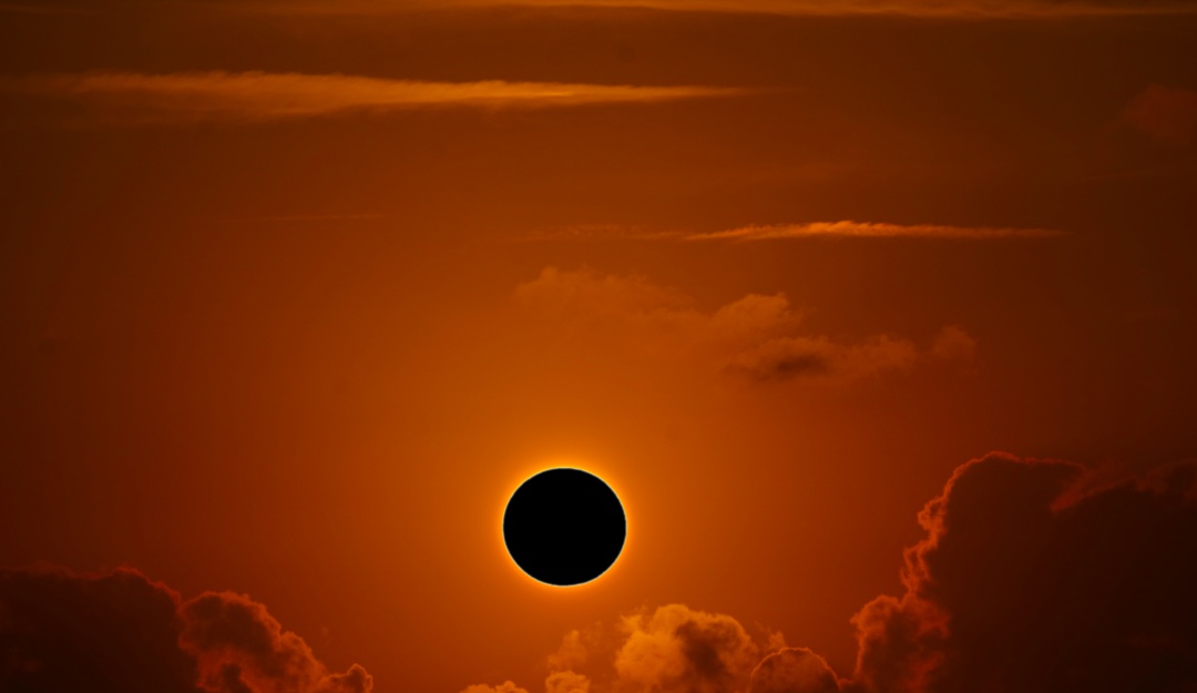 Esta son las cinco maneras más seguras para ver el eclipse del 14 de