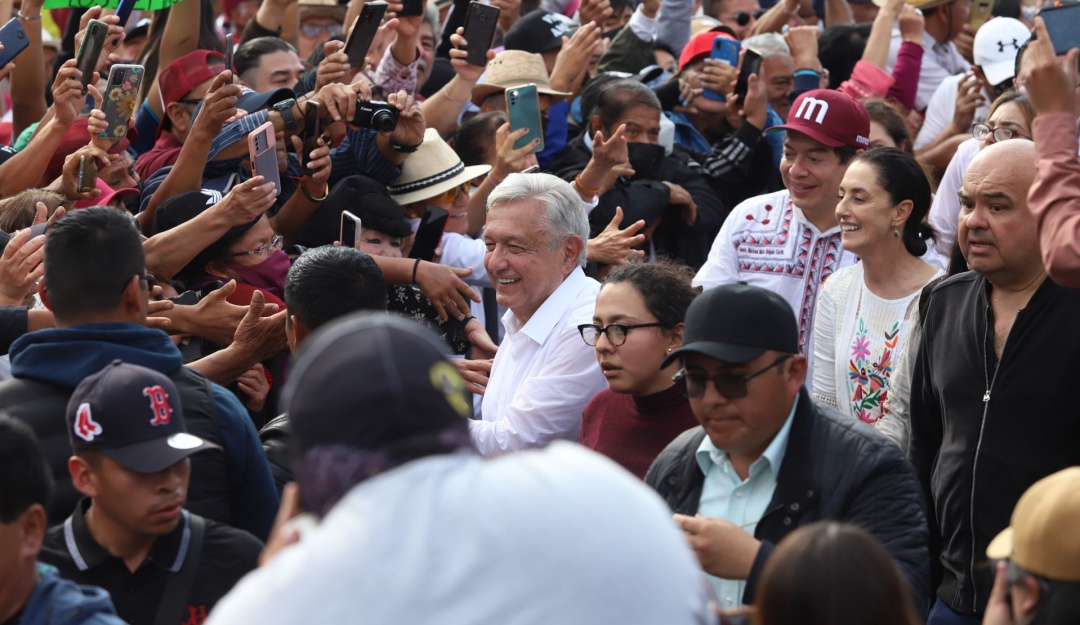 Marcha Amlo Encabeza Amlo Marcha Por 4 Años De Gobierno Del Ángel Al Zócalo Nacional W 9572