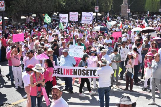 En varios estados del país se manifestaron en defensa del INE