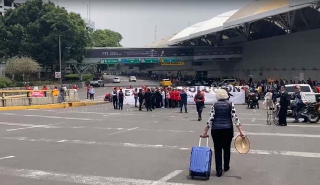 Bloqueo Aicm Hoy Aeropuerto Terminal 1 Manifestantes ¡toma Precauciones Bloquean Acceso Al 2565