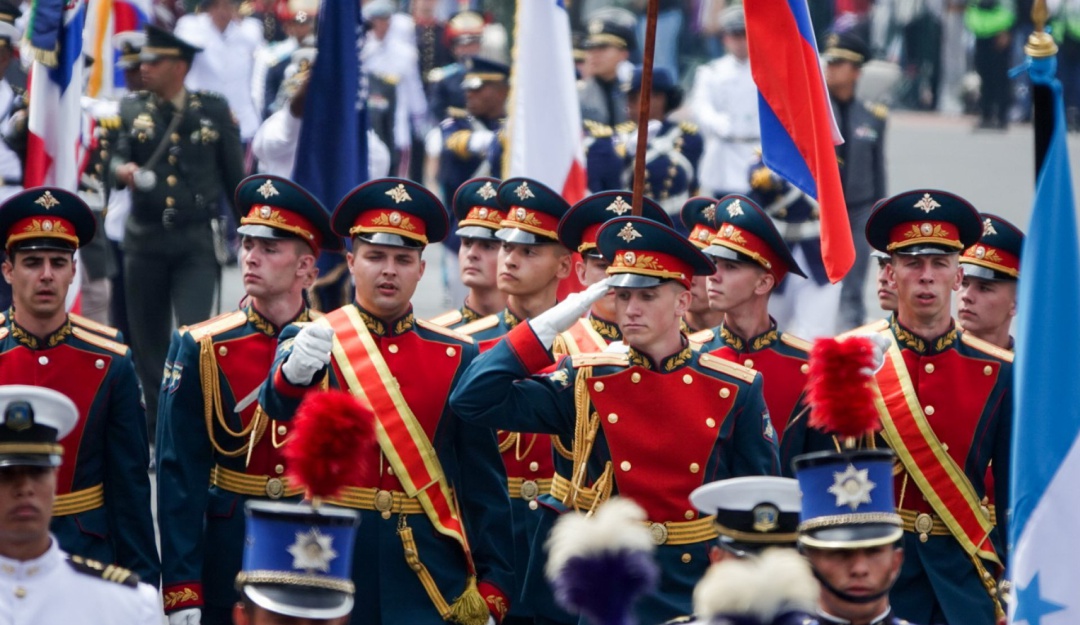 Desfile militar Contingente ruso participó en desfile militar del 16