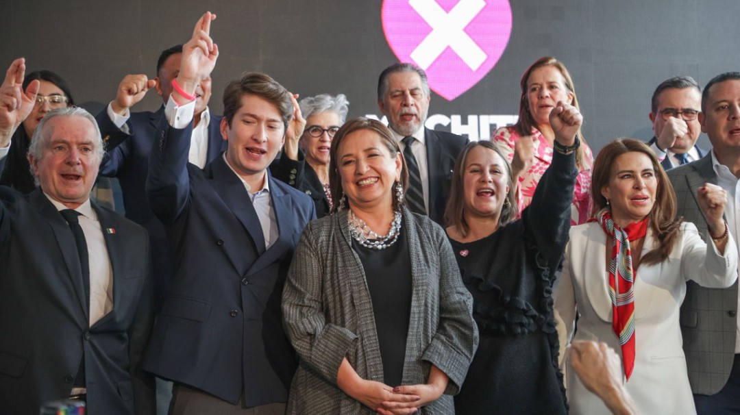 Presenta Xóchitl equipo de precampaña